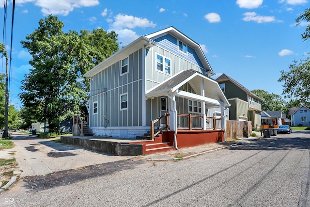 view of front of home