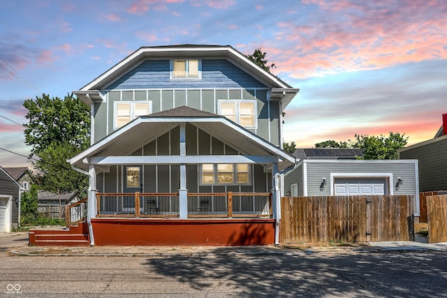 view of front of property featuring covered porch