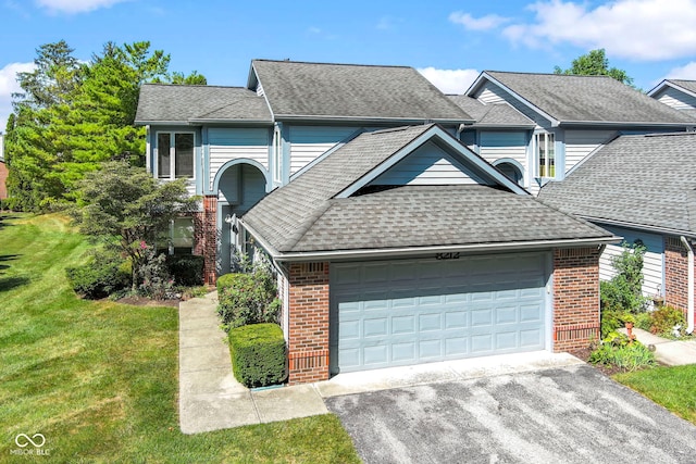 view of front of home featuring a front lawn