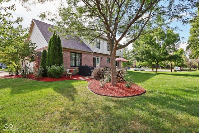 exterior space featuring a lawn