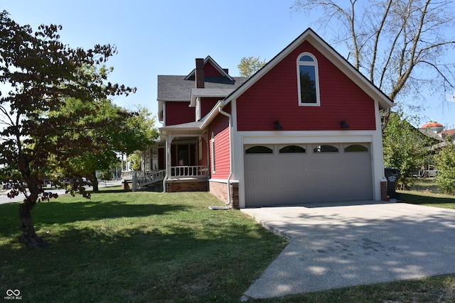 view of front of property featuring a porch and a front lawn