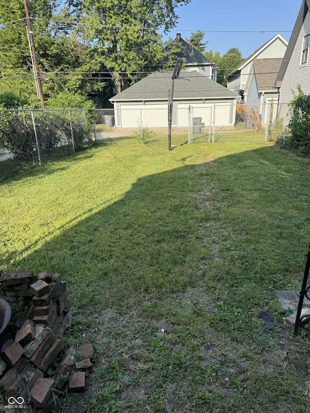 1804 N Delaware St, Indianapolis, IN 46202 - view of yard