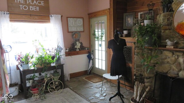 114 N Grant Ave, Crawfordsville, IN 47933 - view of foyer entrance