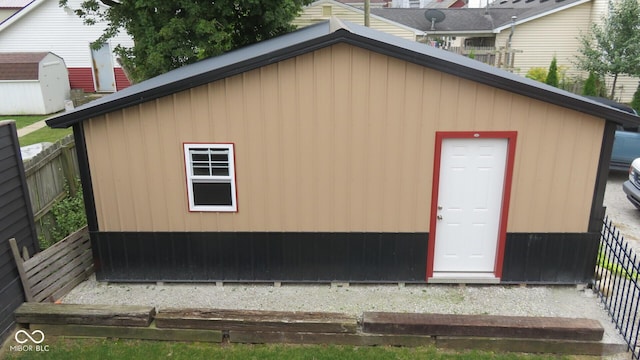 114 N Grant Ave, Crawfordsville, IN 47933 - view of outdoor structure featuring an outbuilding and fence