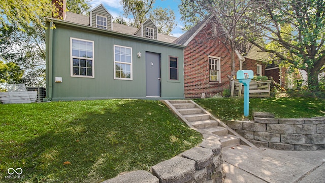 view of front of property with a front yard