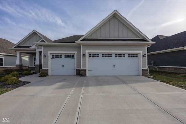 craftsman-style house featuring a garage