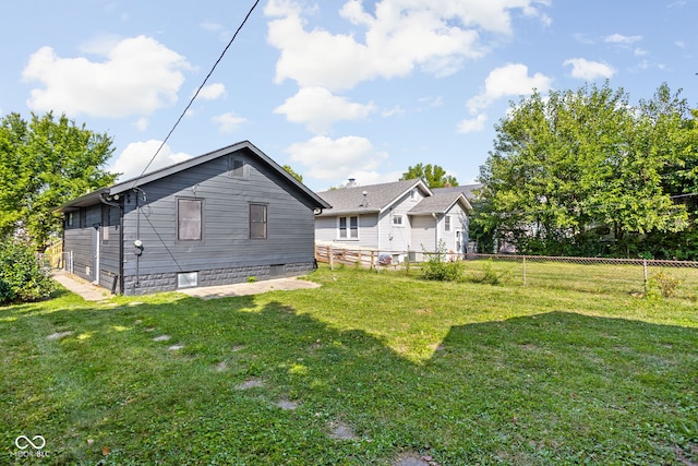 exterior space featuring a yard