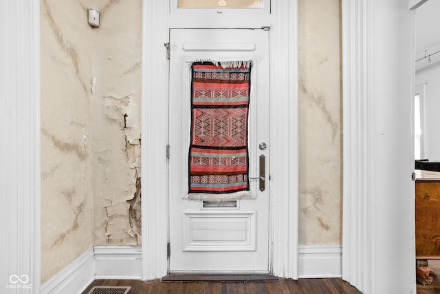 room details featuring hardwood / wood-style floors