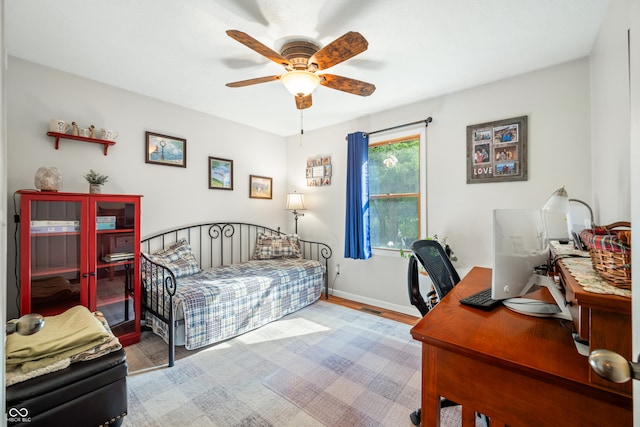 bedroom featuring ceiling fan