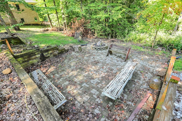 view of yard featuring a patio