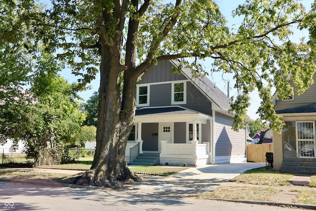 view of front of house with a porch