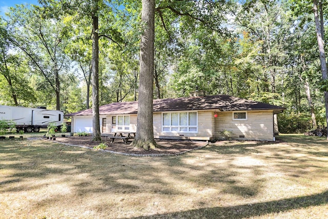 view of front of house with a front yard