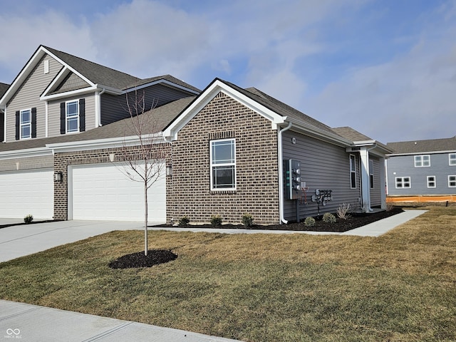 view of front of house with a front lawn