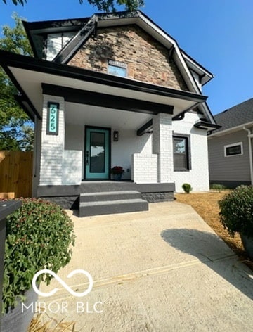 view of front of home featuring covered porch