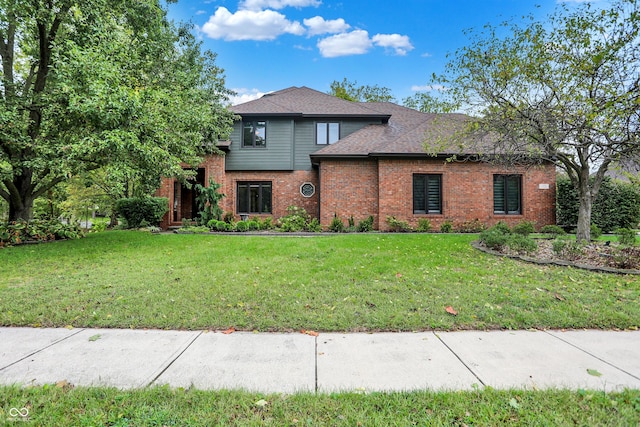 view of front facade featuring a front yard