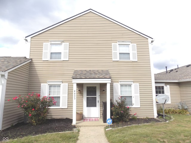 view of front of house featuring a front yard