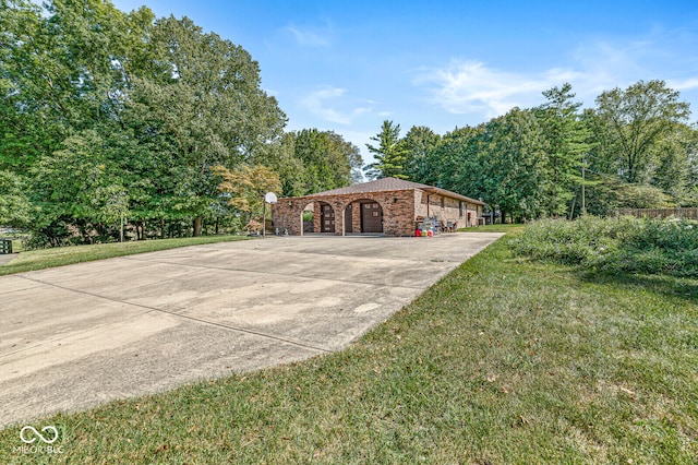 view of front of home with a front yard