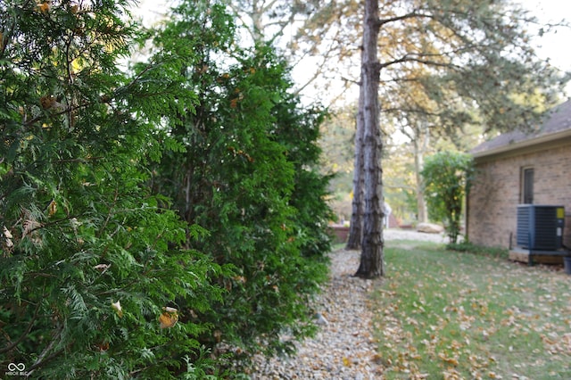 466 Sycamore Ridge Ct, Avon, IN 46123 - view of yard featuring central AC