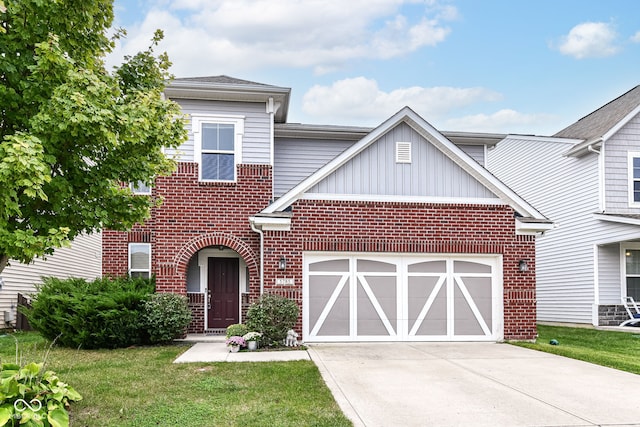 view of front of property featuring a front yard