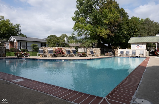 view of swimming pool