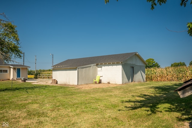 exterior space featuring a lawn