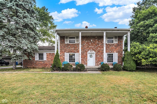 front of property with a front lawn