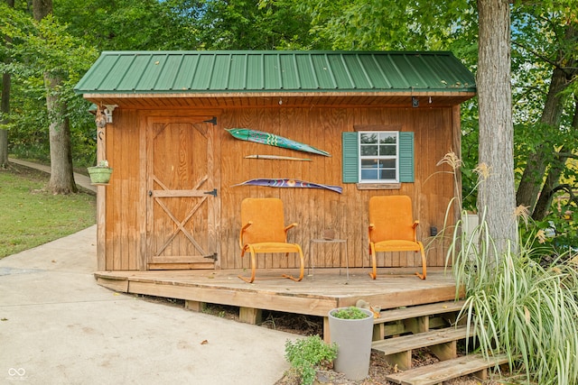 view of outbuilding