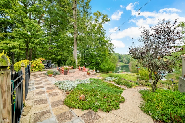 view of yard featuring a patio