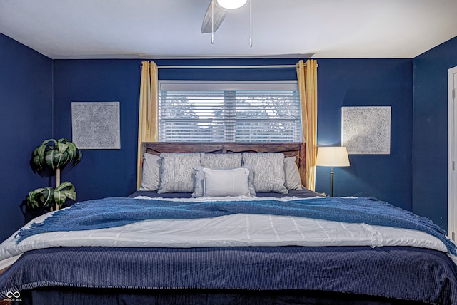 bedroom featuring ceiling fan