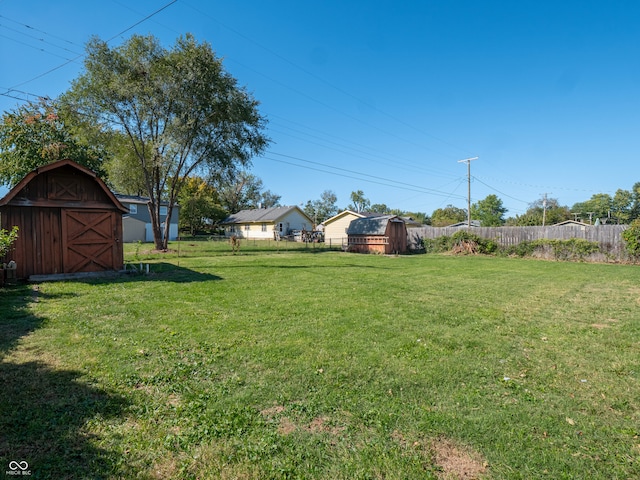 view of yard with a shed