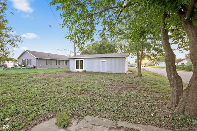 exterior space featuring a yard