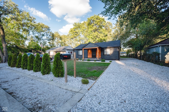 view of front of property with a front yard