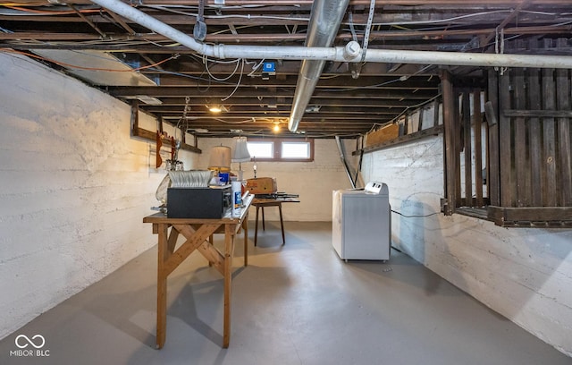 basement featuring washer / dryer