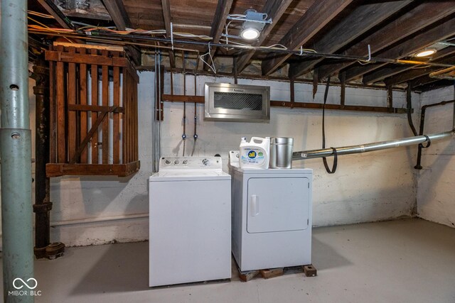 1457 Fairfield Ave, Indianapolis, IN 46205 - washroom with washing machine and dryer and laundry area