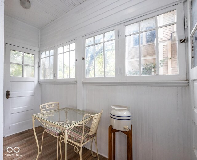 1457 Fairfield Ave, Indianapolis, IN 46205 - view of sunroom