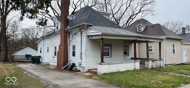 view of front of property with covered porch