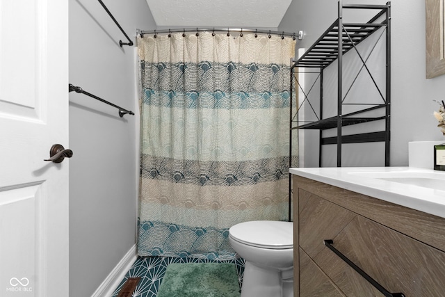 603 Ophelia Dr, Avon, IN 46123 - full bathroom featuring toilet, vanity, curtained shower, and baseboards