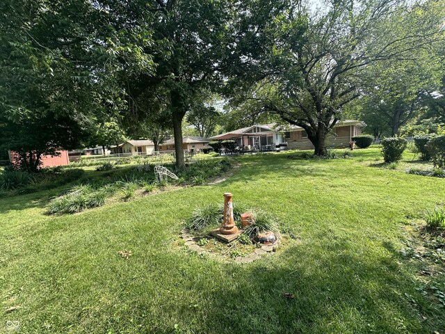 4434 E 46th St, Indianapolis, IN 46226 - view of yard