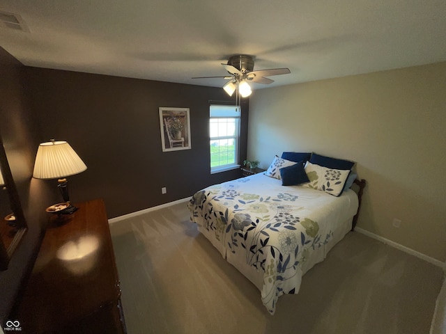 bedroom with ceiling fan