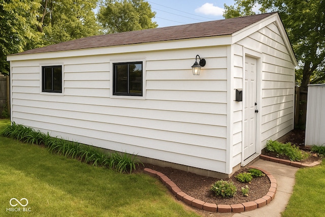 610 E Morgan St, Martinsville, IN 46151 - view of outdoor structure featuring an outdoor structure