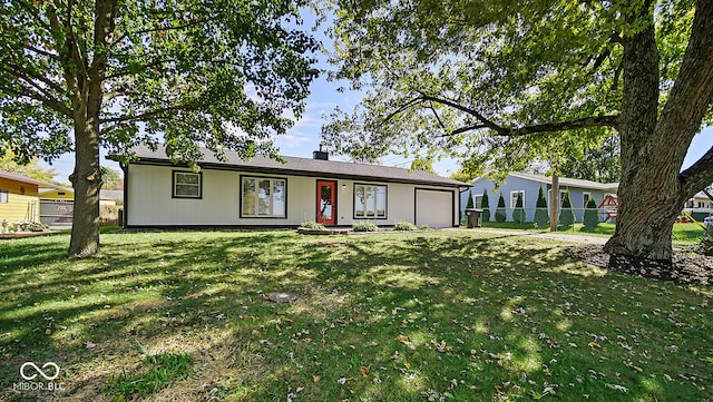 single story home featuring a front yard