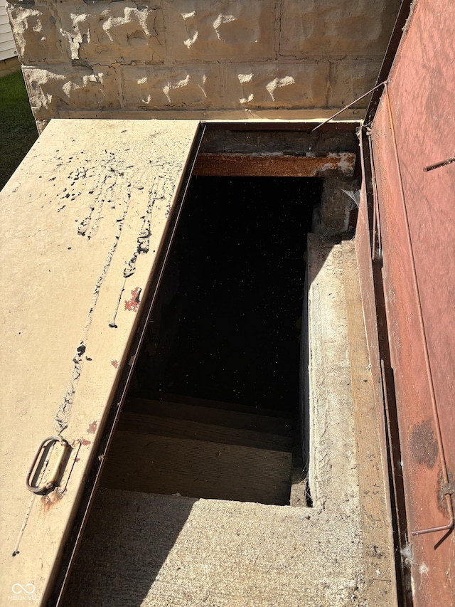 view of entry to storm shelter