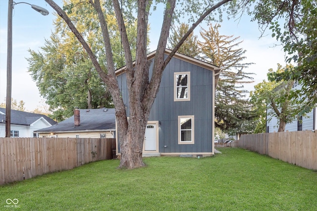 exterior space featuring a yard