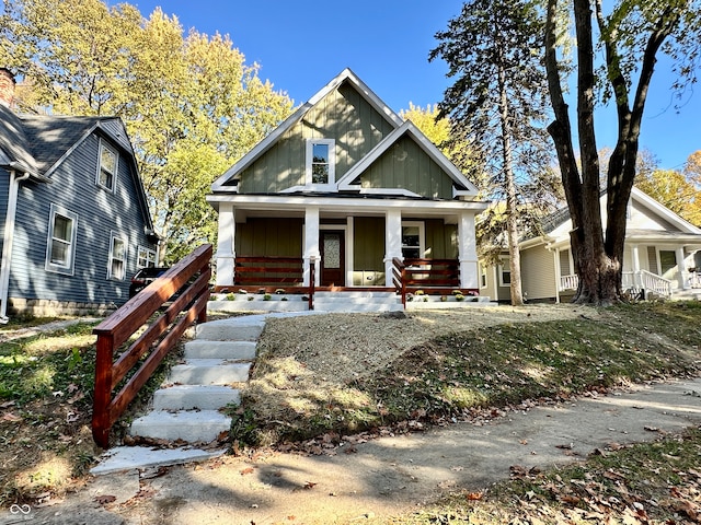 view of front of home featuring a porch