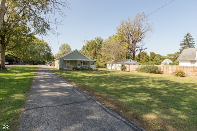 view of front of property with a front yard