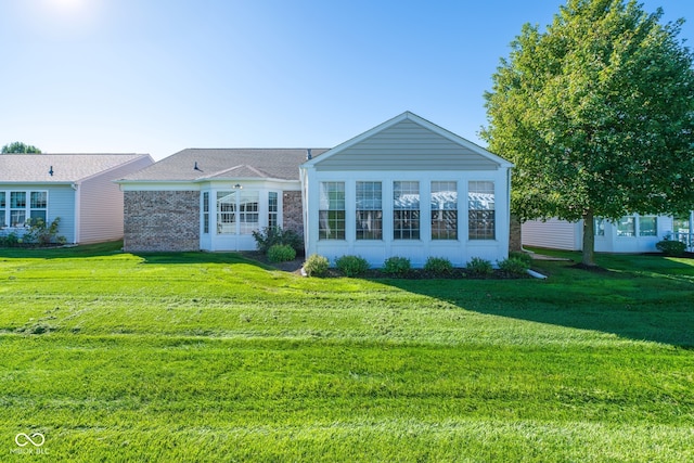 view of front of house with a front yard