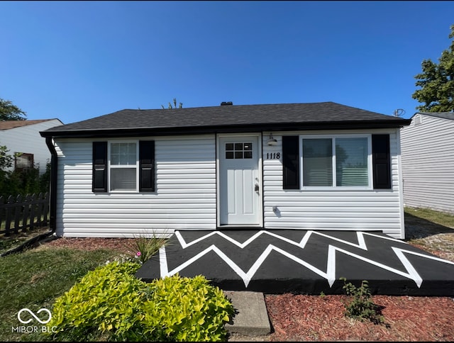 view of front of property