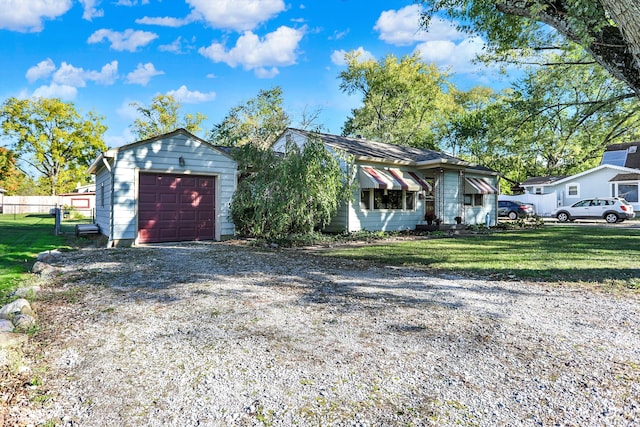 single story home featuring a front yard