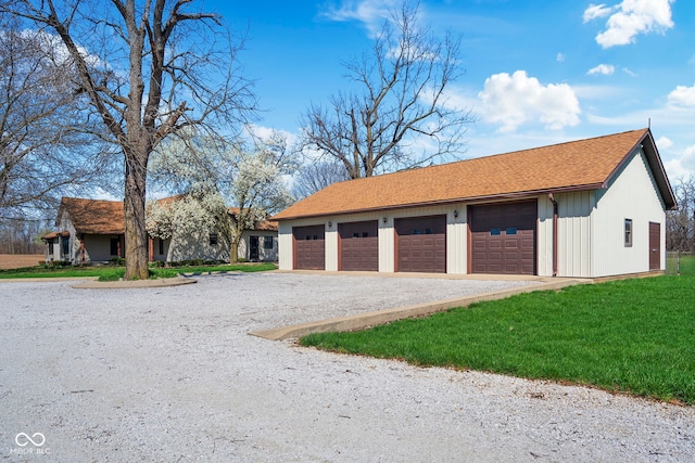 2831 S Hixon Rd S, Montezuma, IN 47862 - view of detached garage