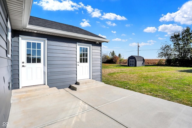 exterior space with a yard